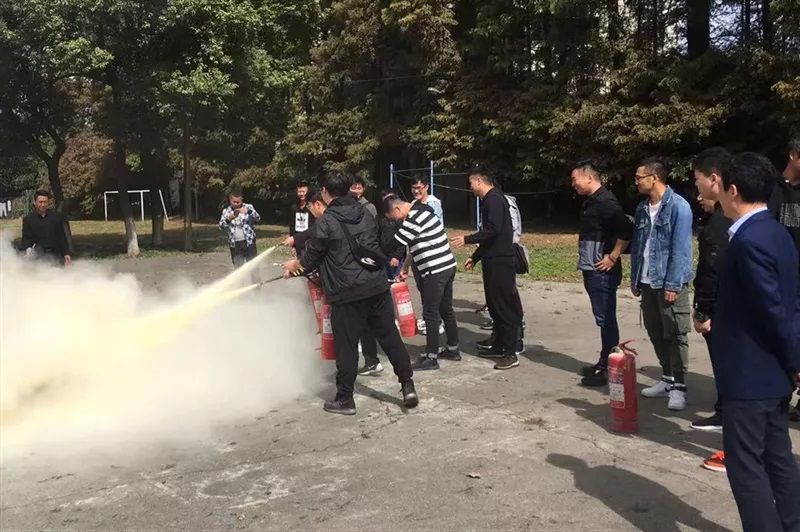 鎮(zhèn)揚汽渡公司舉行2019年新員工入職安全三級教育培訓(xùn)(圖3)