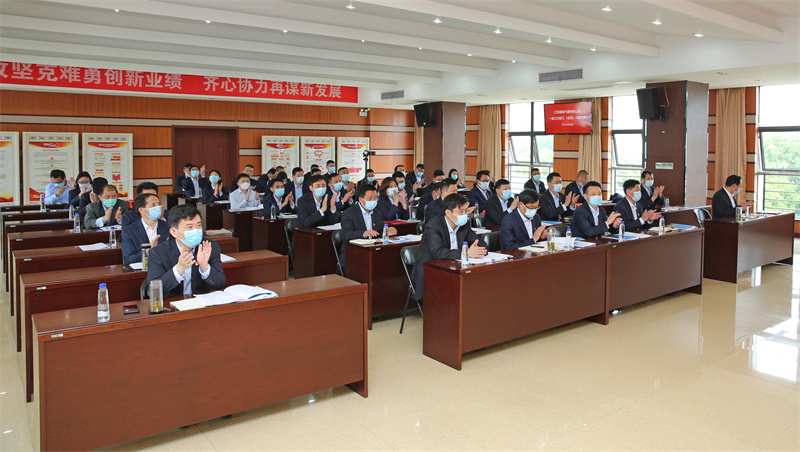 3 會場鼓掌照片.jpg